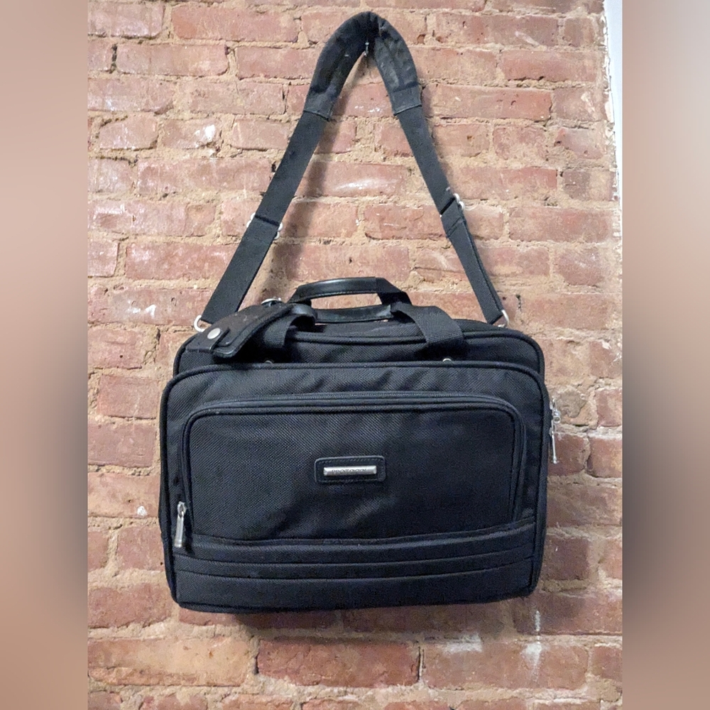 Protocol Luggage Personal Care Organizer Carry On Case Adjustable Strap-Black